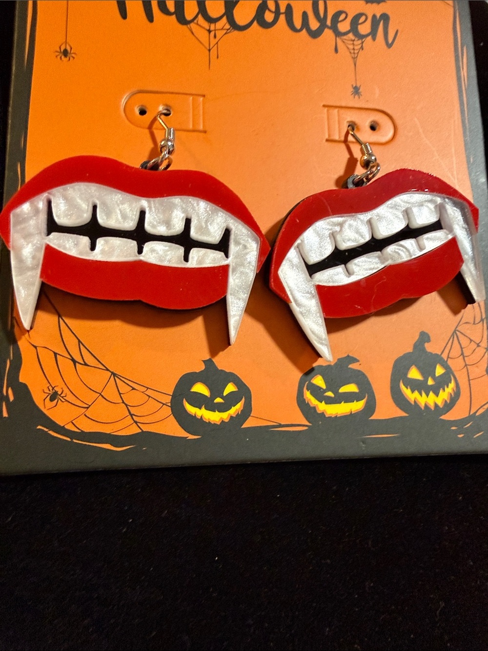 NWT Vampire Acrylic 2” Fang Halloween Dangle Earrings
